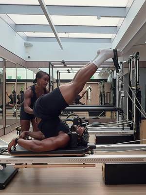 Trying Reformer Pilates at 6’2 and weighing 110kg is definitely not for the faint hearted! Lol Why is this so hard? 😭  . . . #bodybuilderdoespilates #pilates #fitness #funny 