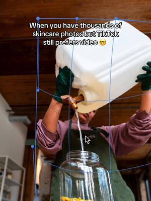 The TikTok algorithm said "make it a video", so now our natural skincare photos dance 😮‍💨 #naturalskincare #naturalskincareproducts #skincarephotography #skincare #tiktokalgorithm 