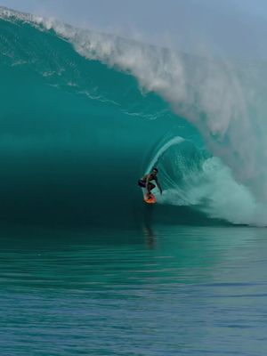 For the goofy footers #surfing #tahiti #barrels 