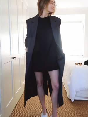 Suns out, legs out. #OOTD #friendswithfrank #rebe #repetto #rylan 