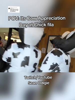 Replying to @myriklnevaehThis is how I got a cup #seanodigie #cowappreciationday #chickfila #july14th #chickfilasauce 
