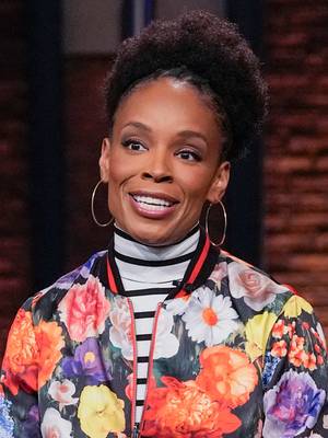 @Amber Ruffin tries to get Seth to spill the tea on @Taylor Swift and @Travis Kelce’s wedding 👀