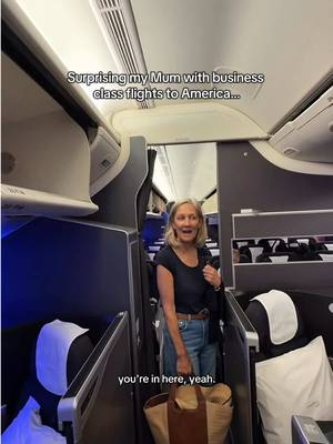 The look on her face - priceless 🥰 #surprise #businessclass 