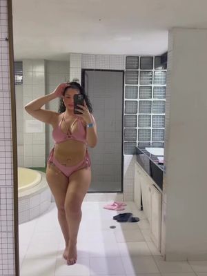 I was soo indecisive about wearing this pink swimsuit 👙🫢 #bikini #Summer 