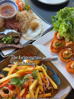 one of my fav Vietnamese spots in Renton - The Lemongrass!  Show this video during your visit to get free soda for your whole table!  #Foodie #renton #seattlefoodie #vietnamesefood #vietnameserestaurant 