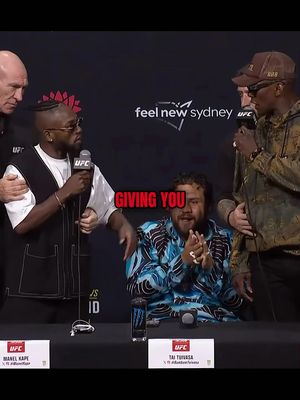 A Middleweight and a Flyweight walk into a Press Conference... 🎤🤣 #israeladesanya #UFC 