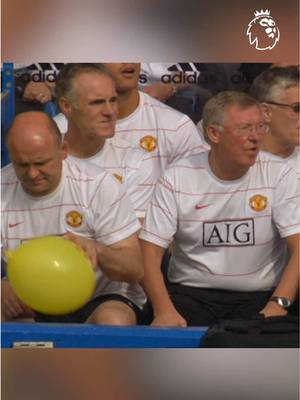 Never forget when Mike Phelan made Sir Alex Ferguson jump by popping a balloon in the dugout 😂 #PremierLeague @Manchester United 