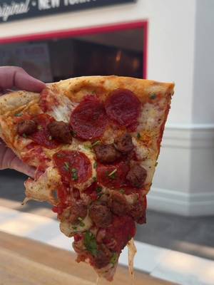 Couldn’t wait to grab a Spicy Calabrian Slice! 🍕🌶️🔥 Get it while you can #sbarro #nypizza #limitedtime #spicy 