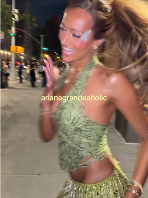 arianator forever 🥹🤍 ok this is my last video from the eternal sunshine tour i promise 😭 love me some ariana grande ✨ #arianagrande #arianator #eternalsunshinetour #makeupinspo #outfitinspo 