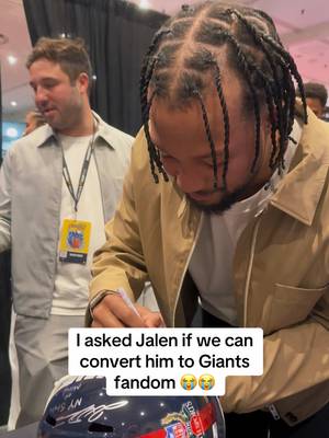 We’ll convince him eventually I guess… #nygiants #eagles #jalenbrunson #NBA #nyknicks 