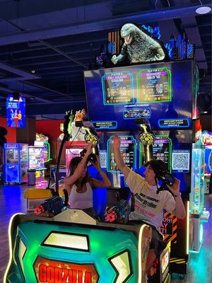 Proof that not every great day out in Leeds revolves around food 👀🎮 If you’re looking for something different to do in the city, @Funstation UK’s  well worth a visit. 👾 Classic arcade games 🥽 VR experiences 🏀 Basketball & air hockey 🌈 Our favourite: the Pixel Gaming Floor 🎟️ Tickets & plenty of prizes  Fair warning… don’t expect to leave after just one game. 😂 📍 Funstation, @The Light Leeds  Ad | #leedsbucketlist #leedsactivities #funstation #arcade #virtualrealitygames 