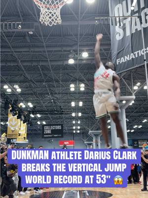 Darius Clark of Shaq’s DUNKMAN league set the vertical jump world record at Fanatics Fest 🔥 #fanaticsfest #Shaq #NBA #Dunkman
