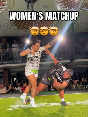 World’s first-ever women’s matchup was CRAZY‼️
