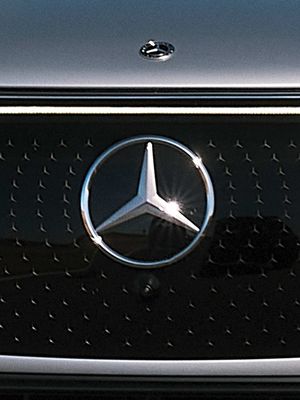 Follow the stars.   #MercedesBenz 