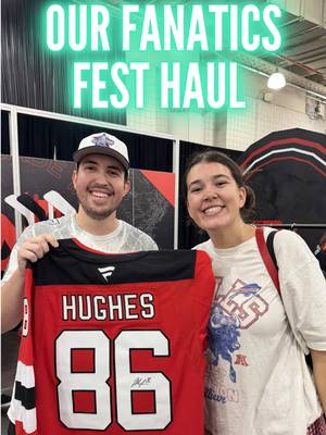 This is everything we got for FREE at Fanatics Fest 2026 in New York City! 🗽 #fanaticsfest #sports #MLB #nfl #NHL @soph 