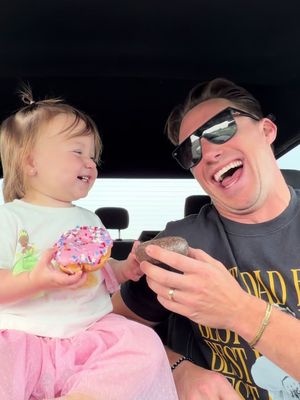 Your Internet nieces 1st time having a donut 🎀🍩 