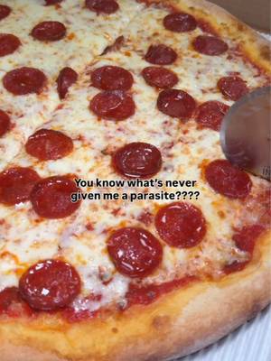 We are just that girl 🙂‍↔️🍕 #pizzeria #pepperoni #parasite #pizza #fyp 