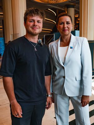 What I asked the Danish Prime Minister  🇩🇰 What world leader should I interview next? 🗺️  #careerladder #careeradvice #interesting #nato #denmark 