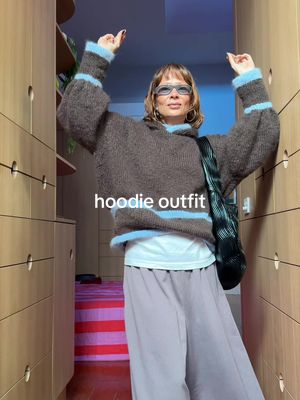 is it even sunday if you’re not wearing the baggiest pieces in your wardrobe? #fashiontiktok #outfitinspo #style #hoodie #baggypants 