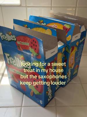 taking this as sign it’s time to go to the store for a frollies restock 🫡 #saxophoneskeepgettinglouder #restock #sweettreat #dessert #icepops 