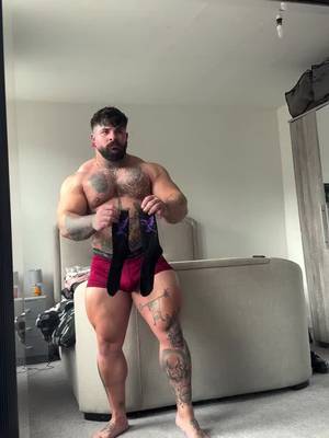 Leg day: mandatory. Jewelry: also mandatory.   @jimbocooper_gym suits up in the Headlock necklace, Headcase bracelet, and Sacrifice ring. Shop the look at clocksandcolours.com     #legday #gym #altstyle #mensstyle #clocksandcolours
