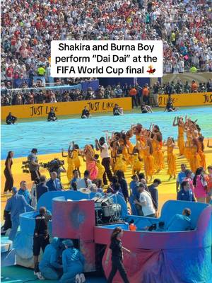 @Shakira and @Burna Boy perform “Dai Dai” during the halftime show at the FIFA World Cup final with Verizon. 💃  #shakira #burnaboy #fifaworldcup2026 #worldcupfinal #spainvsargentina