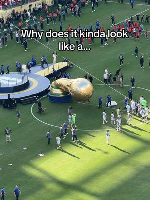 Am I trippin or…?🤣 #worldcupfinal #spain #argentina #FIFATiktokCreator #FIFAWorldCup 