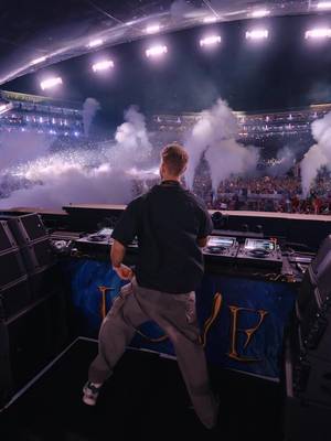 The wonderful @Calvin Harris taking you on a melodic journey. #tomorrowland #electronicmusic #festival 