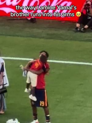 can’t believe they’re world champs together ❤️ #lamineyamal #brother #spain #españa #laroja 