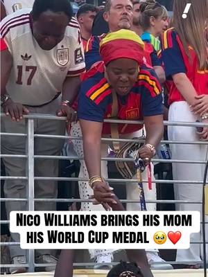 A special moment for Nico Williams after Spain’s World Cup victory 🏆 #Spain #Worldcup #argentina #mom 