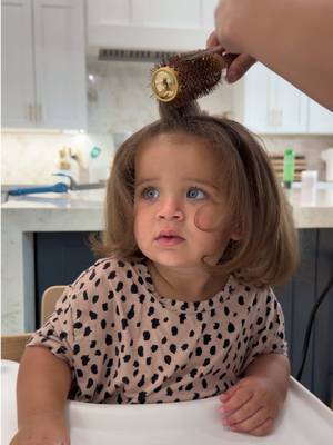 Baby’s first blowout ✨🙊 I can’t even!😍 #baby #blowout #hair #babyhairstyles 