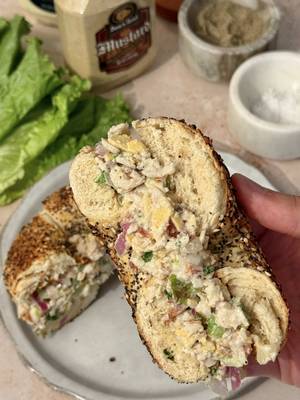 Everything belongs on an everything bagel 🥯✨ Deli Chopped Bagel: 👉 Boar's Head® FireSmith® Flame Grilled Chicken Breast, thin sliced 👉 Boar's Head® American Cheese, Yellow 👉 Boar's Head® Kosher Dill Pickle Spears 👉 Boar's Head® Naturally Smoked Traditional Bacon 👉 Boar's Head® Real Mayonnaise 👉 Boar's Head® Delicatessen Style Mustard 👉 Lettuce 👉 Thinly sliced red onion 👉 Salt and pepper 👉 Everything bagel #BoarsHead #Foodie #Deli #ChoppedBagel 