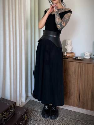 Pleats forever please 😌😌😌😌 #grwm #OOTD 