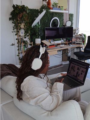 Every piece of content starts as an idea 📸✨💡so here’s how I plan my content with @adobefirefly Boards. Firefly Boards has become my little creative command center for planning content, gathering inspo, and bringing my ideas to life. Try out the Firefly Boards template with the 🔗 in my bio! @Adobe #fireflyboards #communityxadobe