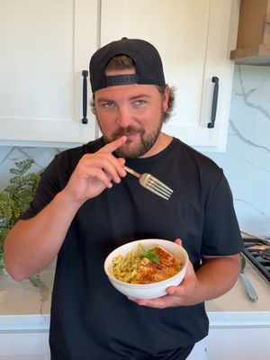 #KraftPartner The new @kraftmacandcheese Restaurant Edition Parmesan Pesto is perfect for elevating an everyday meal with its quality Parmesan cheese, fresh basil flavor, and perfect gemelli pasta. Try it yourself and all three flavors in stores now!