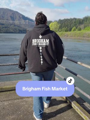Salmon has been fished by indigenous people in Oregon for at least 15,000 years. But Treaty laws and overfishing threaten that.  📍 Brigham Fish Market 681 Wa Na Pa St, Cascade Locks, OR 97014 Follow me for more stories about people and food. ❤️ 