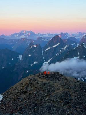 One of the most beautiful campsites in all of Washington. Only 6 permits per day are issued and we got lucky enough to get one 🤘🏻