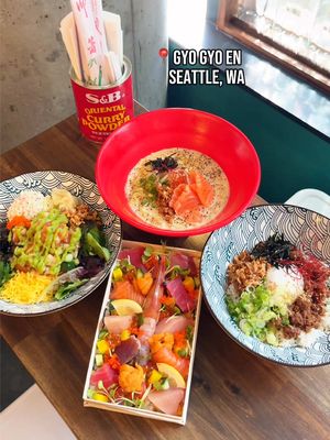 Premium Bara Chirashi Bento, Wagyu Niku Miso Donburi, Salmon Creamy Noodle, & Salmon Poké Bowl w/ Salted Negi-Shoga Sauce 📍 Gyo Gyo En 🍜 ⁣ ⁣ Gyo Gyo En is located in the South Lake Union area of Seattle. Come here for beautiful chirashi bentos, ramen, Area 206 curry, poke bowls, wagyu specials, and so much more! This is a great spot to satisfy those Japanese food cravings. The premium bara chirashi bento has always been a favorite of mine but this time, the salmon creamy noodle stole the spotlight. So flavorful and creamy! Come check them out for lunch or dinner. Parking is free at Amazon Doppler after 4 PM or all day on weekends.  #chirashi #bentobox #pokebowl #seattlewa #donburi 