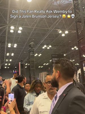 A young fan kept begging Victor Wembanyama to sign his jersey, only for the #Spurs star to point out it was actually a Jalen Brunson #Knicks jersey. Kid: “Wemby! Wemby! Sign my jersey! Sign my jersey please!…Wemby…will you sign my jersey?” Wemby: “That’s not… That’s… Jalen Brunson…”