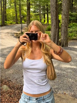camera tour! #sponsoredbysony #ad this has been my go-to camera for the last few years so I figured it was time to tell you all about it. if anyone is looking for an easy, small but mighty everyday camera, this @Sony Alpha RX100 VII will be your new best friend! #sonyalpha    #cameratour #contentcreator