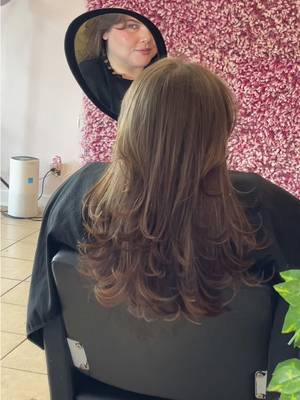 Today I saw a layer specialist and it changed my life 😂🤭🔥 @Xos_hairandmakeup🇵🇷 !!!  #beauty #hair #hairtransformation #chicago #layers 