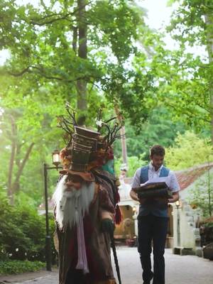 De Sprookjesbibliotheek wordt het nieuwe Efteling-sprookje dat in 2027 opent! 📚✨ En wist je dat er straks ook kabouters wonen? 👀🍄 Zij kunnen niet wachten om straks aan de slag te gaan in de bibliotheek. #efteling #sprookjesbibliotheek #nieuw