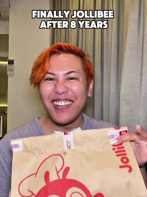 I cannot believe it has been 8 years since I’ve had Jolibee! The chicken joy was amazing #jolibeechickenjoy #jolibee #jolibeephilippines 