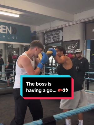 The boss is having a go… 🥊👀 Tays stepped into the ring for a few rounds of sparring ahead of Friday Night Fight Night. #taysmcr #angryginge #fightnight #ukcreators 