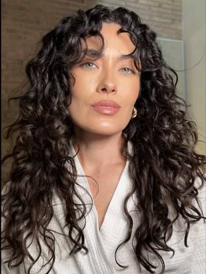 Curly routine detials 👇🏼 Miss Jessie’s Pillow Soft Curls Bounce Curl brush GHD helios with Diffuser attachment  L’Oreal Curl Expression Mousse L’Oreal Metal Detox oil @L’Oréal Professionnel @ghd @BounceCurl 