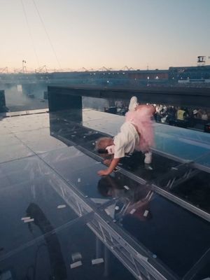 BOBBI BREAK DANCING TO HER LAST TUNE BEFORE SHE PACKS HER BAGS AND CALLS IT A NIGHT 🤣❤️ MY FULL SET FROM LONDON SILVERWORKS ISLAND IS LIVE !!! 