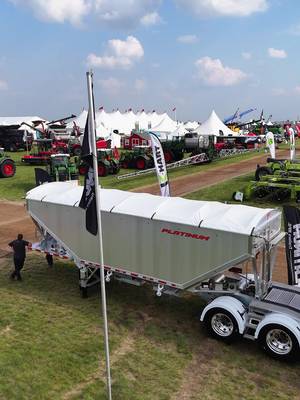 Don’t miss out on this opportunity, see you today!😉 #aginmotion #platinumtrailers #builtbetter #grain #farming 