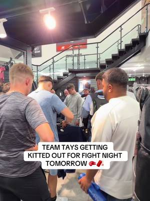 TEAM TAYS IS LOCKED IN. Getting kitted out for fight night tomorrow. 🧨 Who’s backing Team Tays? 👀 #FridayFightNight #TeamTays #taysreis #boxingtiktok #taysmcr 