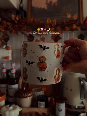 Only 100 days until halloween friends 🖤🎃👻🍁 Spooky season is upon us and I couldn’t be more excited 🥹 pumpkin patches, spooky movie marathons, Halloween treats, decor up, anything pumpkin spice, oranges leaves and instantly I’m me again 😌 What’s something on your bucket list for this Halloween? 🎃  . . . . #halloweenseason #halloweencountdown #halloweeniscoming #spookyseason👻 #spookyvibes Halloween mood, halloween vibes, halloween aesthetic, Halloween girl, spooky aesthetic, spooky girl 