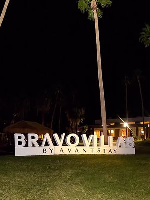 We took 120 people to the desert to check out the Bravo Luxury Villas, and of course, drink a few margaritas. Disco Bravo was a blast and thanks to everyone who joined us! @losiento X @avantstay cheers! 🪩